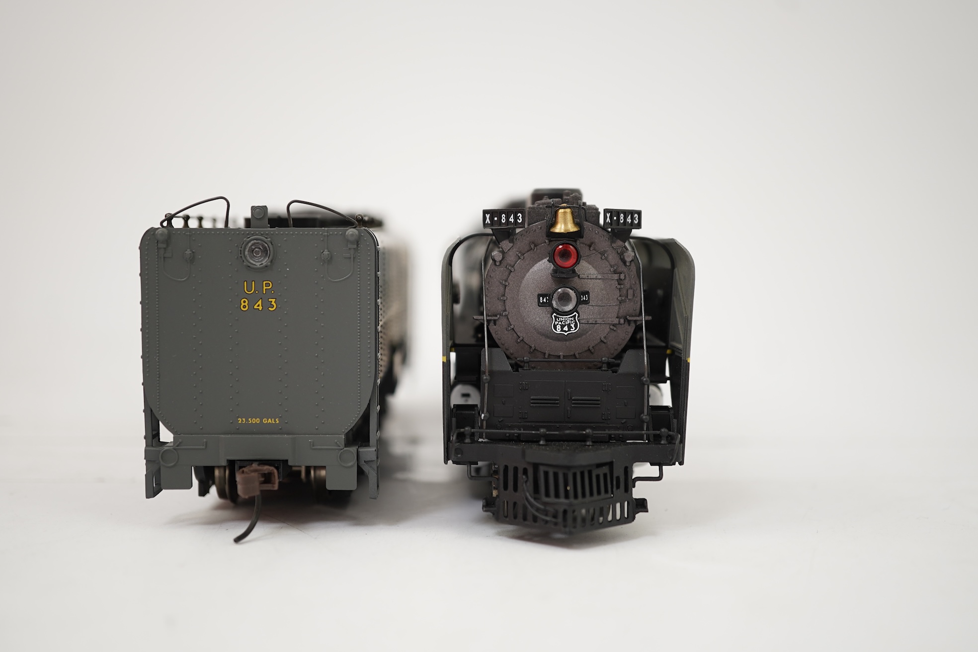 A boxed HO gauge Rivarossi (R5470) model of Union Pacific FEF3 843, 4-8-4 tender locomotive, powered for two rail operation.